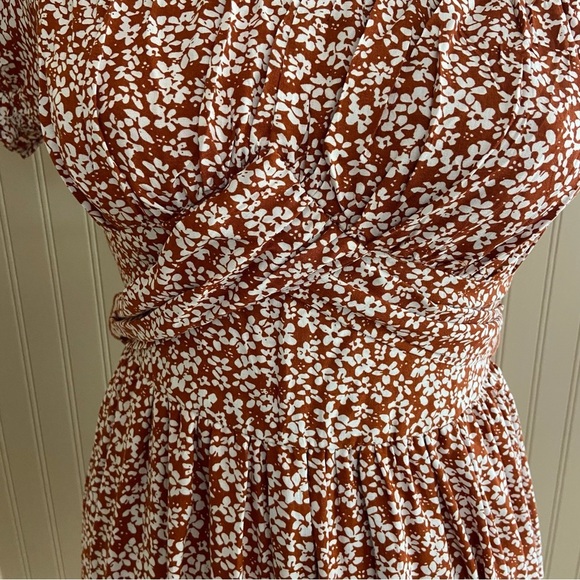 Endless Blu NWT Brown/Rust Coloured Floral Print Flowy Dress Size S - Picture 3 of 10